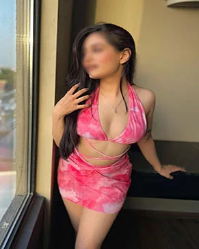 Attractive independent escort Lucknow close-up